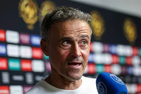 إنريكي: من الرائع الفوز بجائزة فردية.. وأشكر الجميع في باريس بعد موسم رائع